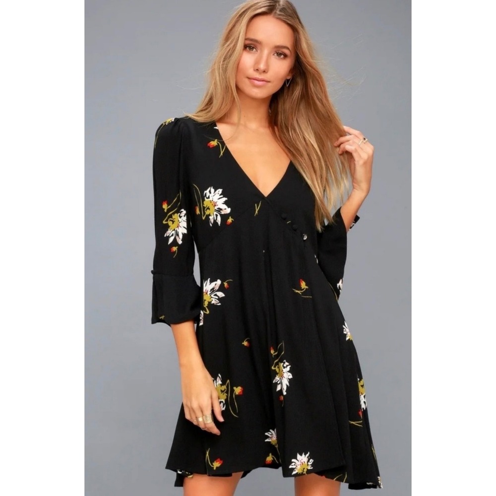 Free People Time on my‎ side  Mini Dress Black Floral V-Neck Bell Sleeve Size M